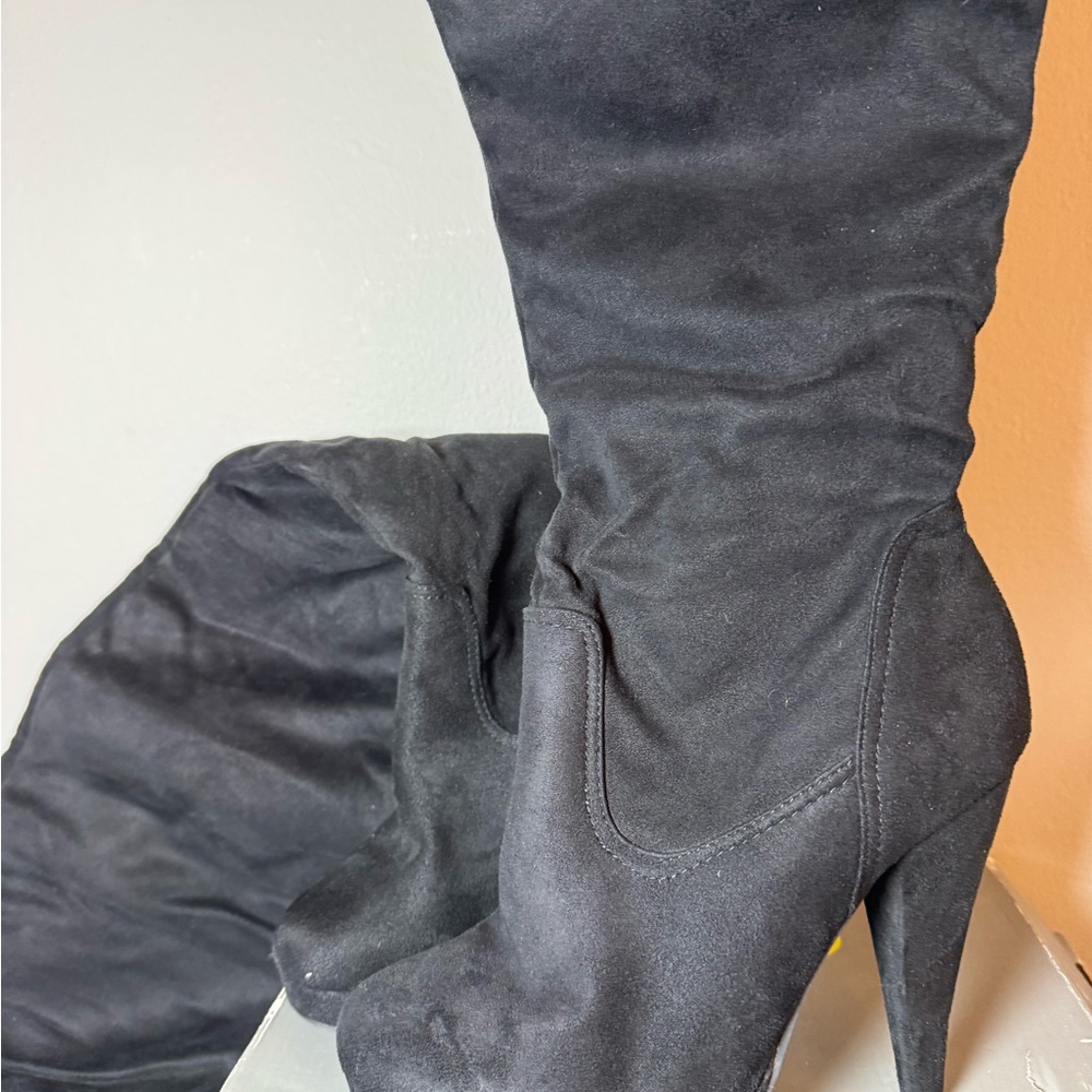 Elegant Black Suede Women's Boots charlotte russe size 7